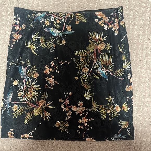 Zara Mini Skirt Bird Pattern - Picture 2 of 3